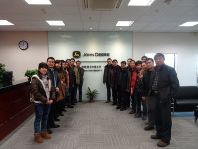 约翰迪尔携手南开大学成功举办经销商高管技术培训课程